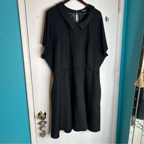 Hot topic plus size Black Collar Dress mesh sleeves - Picture 4 of 10